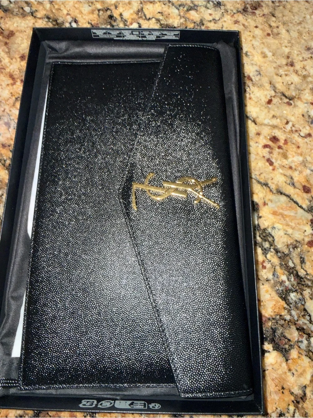 Saint Laurent UPTOWN POUCH IN GRAIN DE POUDRE LEATHER BLACK